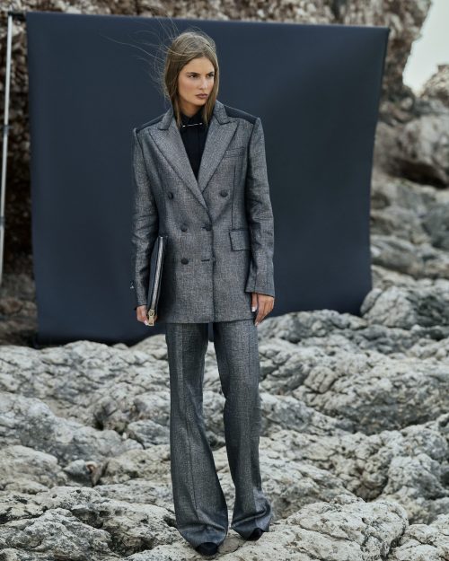 Double-breasted shimmery grey linen suit